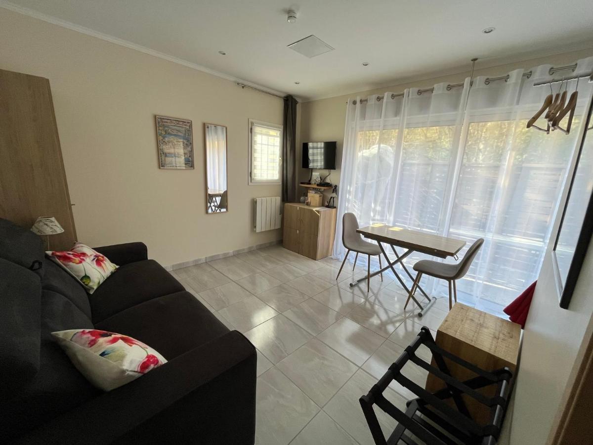 Appartement Au Calme Dans Un Espace Arbore توريتس سور لوب المظهر الخارجي الصورة
